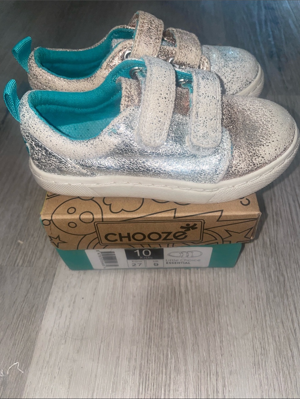 Chooze Kids Metallic Silver / Rose Gold Glitter Sneakers with Teal Lining w/ Box
